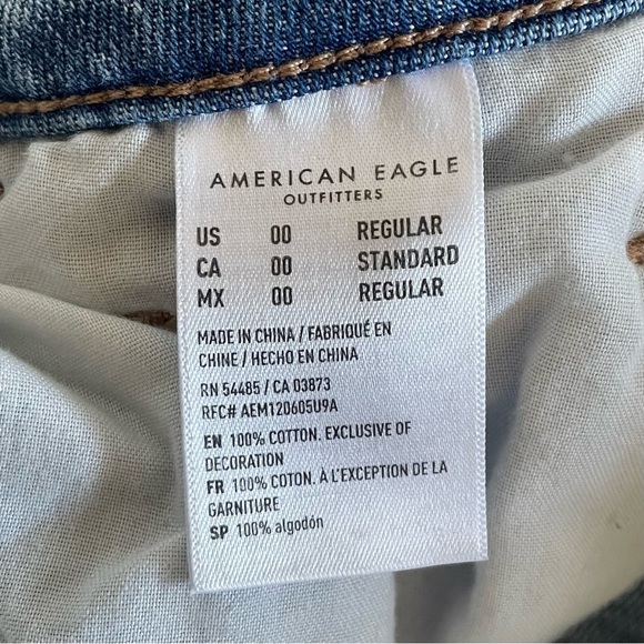 American Eagle Highest Rise Mom Jeans Women’s 00 Blue Distressed Ripped Comfort - Picture 9 of 14